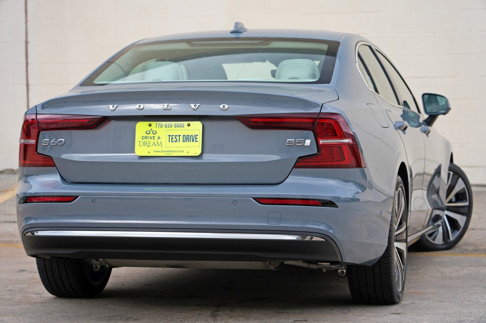 Used 2023 Volvo S60 B5 Ultimate w/ Climate Package FWD image 5