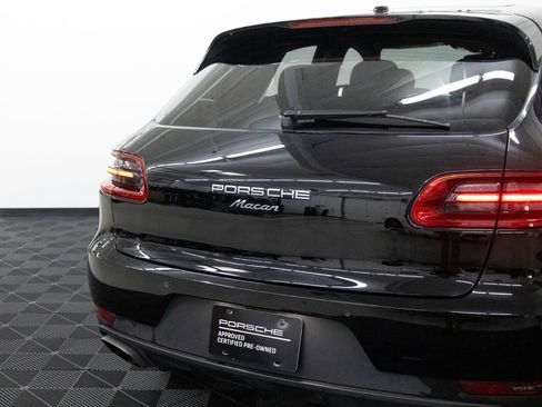 Certified 2018 Porsche Macan AWD/4WD image 11