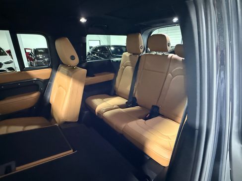 Used 2023 Land Rover Defender 130 SE AWD/4WD image 55