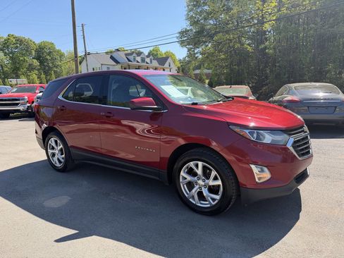 Used 2018 Chevrolet Equinox LT image 3