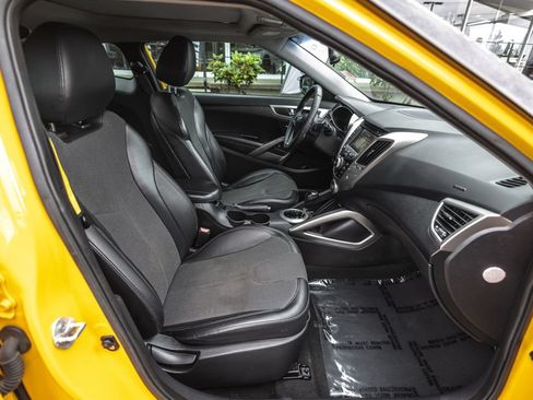 Used 2012 Hyundai Veloster w/ Style Pkg FWD image 22