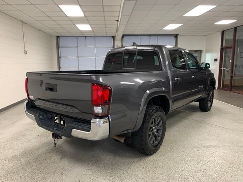 Used 2020 Toyota Tacoma SR5 w/ SR5 Appearance Package (SM) RWD image 5