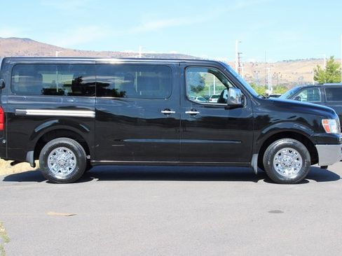 Used 2016 Nissan NV 3500 SL image 7