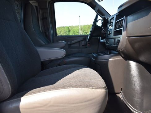Used 2024 Chevrolet Express 2500 w/ Driver Convenience Package RWD image 4