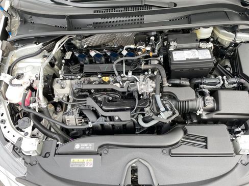 Used 2025 Toyota Corolla LE image 32