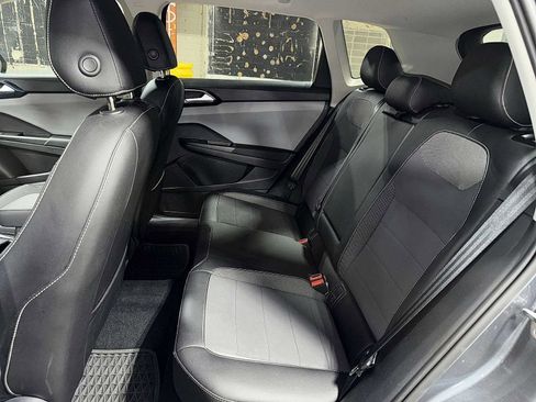 Used 2022 Volkswagen Taos SE image 17