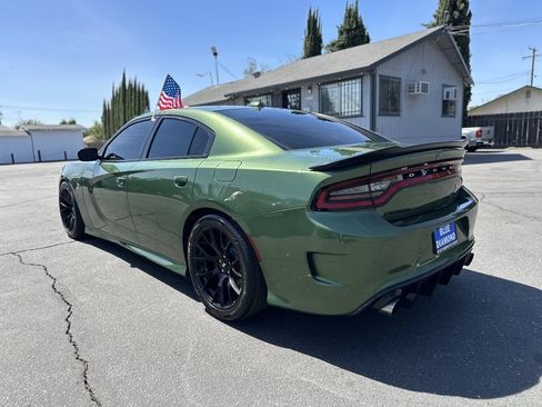 Used 2018 Dodge Charger R/T Scat Pack w/ Dynamics Package RWD image 4