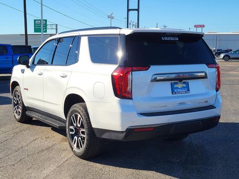 Used 2024 GMC Yukon AT4 w/ Technology Package image 3