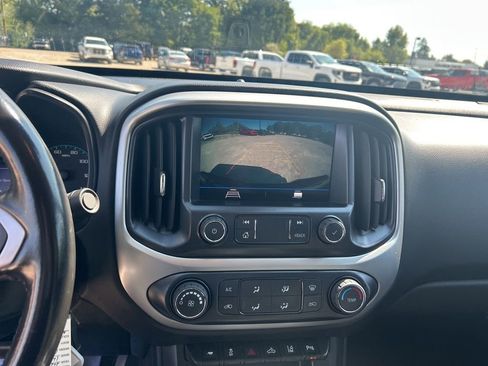 Used 2022 Chevrolet Colorado LT w/ Safety Package image 19