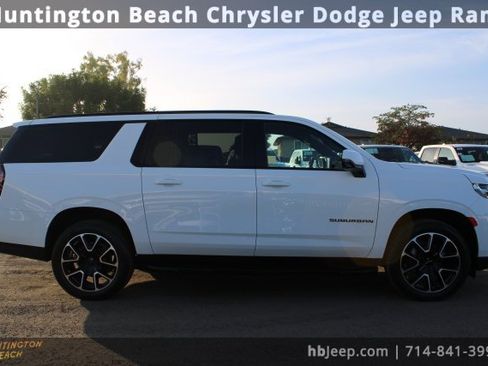 Used 2024 Chevrolet Suburban RST w/ Luxury Package image 6