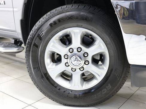 Used 2024 RAM 2500 Big Horn AWD/4WD image 11
