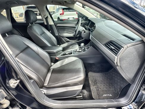 Used 2020 Volkswagen Jetta SE image 29