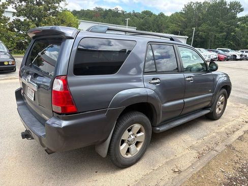 Used 2006 Toyota 4Runner SR5 RWD image 3