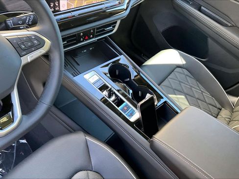 New 2026 Volkswagen Atlas SEL Premium R-Line AWD/4WD image 7