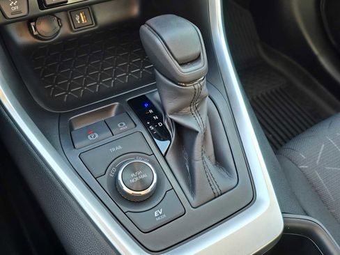 Certified 2025 Toyota RAV4 XLE image 28