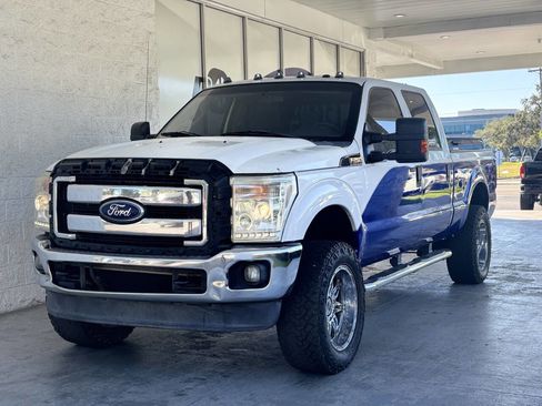 Used 2011 Ford F250 XLT w/ XLT Interior Pkg image 3