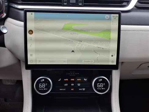 Certified 2024 Jaguar F-PACE R-Dynamic S image 12