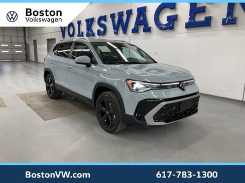 New 2026 Volkswagen Taos SEL image 5