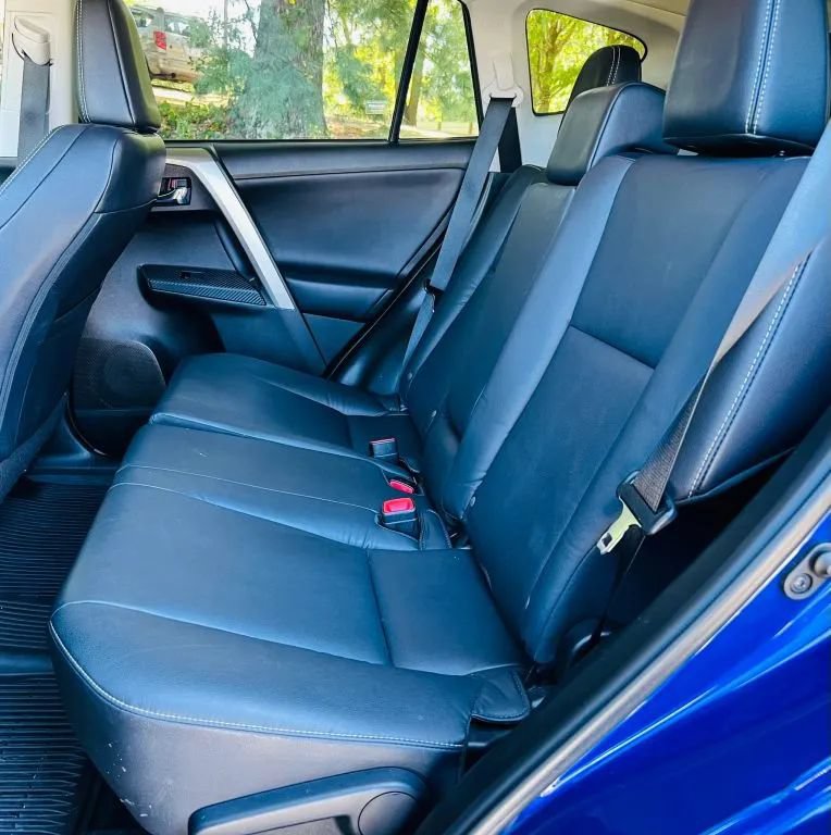 Used 2015 Toyota RAV4 Limited AWD/4WD image 24