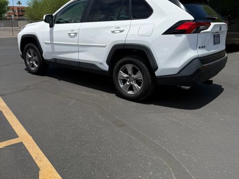Used 2024 Toyota RAV4 LE AWD/4WD image 6