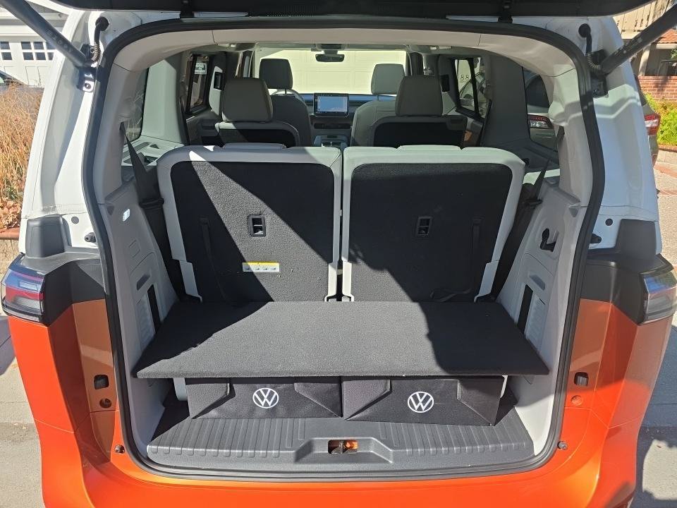 Used 2025 Volkswagen ID. Buzz 1st Edition AWD/4WD image 6
