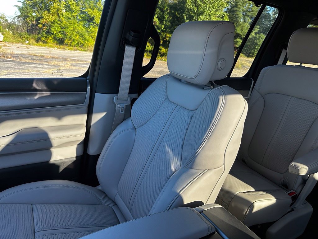 New 2027 Jeep Grand Wagoneer Limited w/ Convenience Group I AWD/4WD image 28