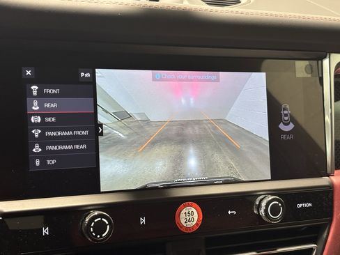 New 2026 Porsche Macan image 23