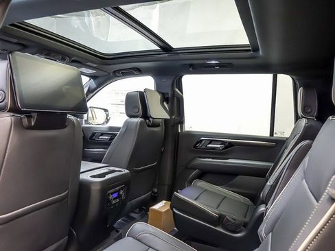 New 2026 Chevrolet Suburban Premier image 11