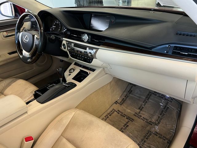 Used 2014 Lexus ES 350 w/ Luxury Package FWD image 40