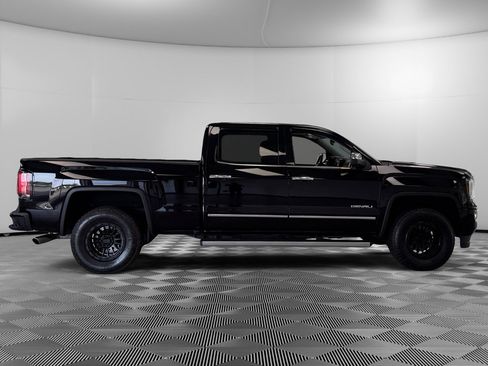 Used 2017 GMC Sierra 1500 Denali w/ Denali Ultimate Package AWD/4WD image 9