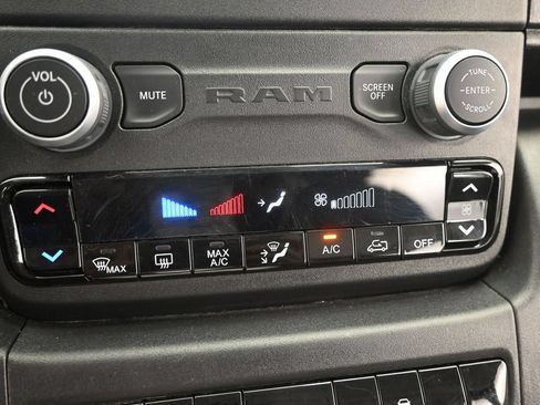 Used 2025 RAM ProMaster 2500 w/ Convenience Group FWD image 21