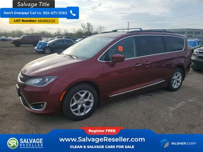 Used 2017 Chrysler Pacifica Touring-L w/ Tire & Wheel Group