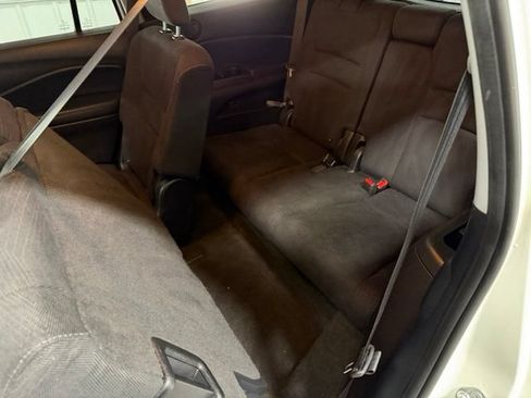 Used 2017 Honda Pilot EX image 11