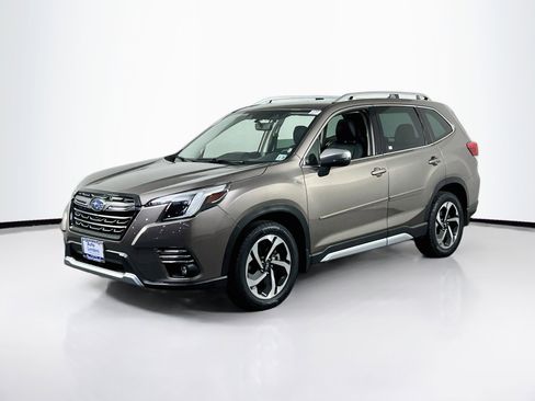 Used 2023 Subaru Forester Touring AWD/4WD image 1