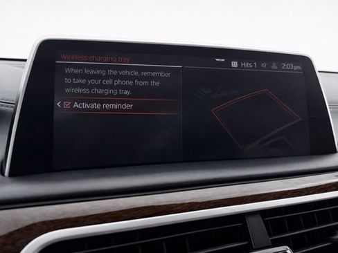 Used 2021 BMW 750i xDrive w/ Executive Package image 40