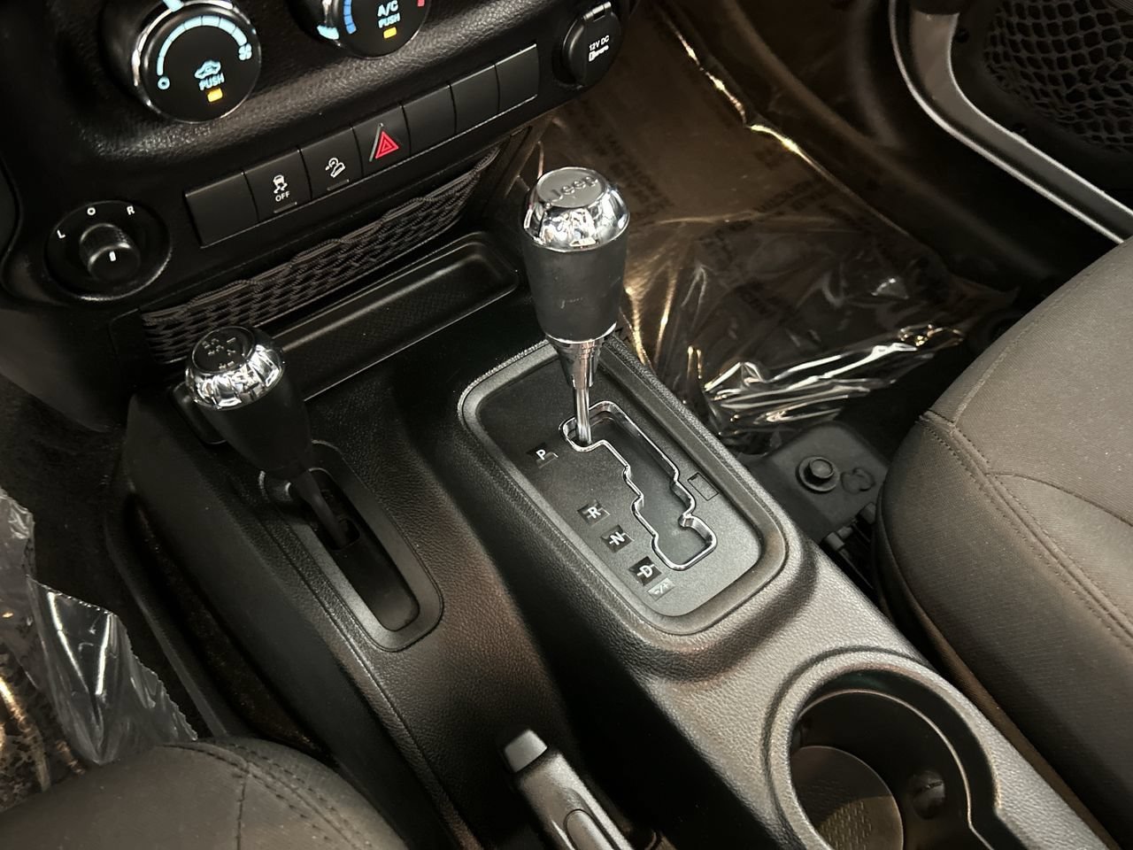 Used 2018 Jeep Wrangler Unlimited Sport S AWD/4WD image 15