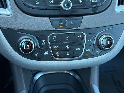 Used 2023 Chevrolet Malibu LT FWD image 25