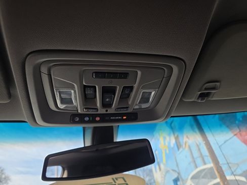 Used 2019 GMC Sierra 1500 SLT w/ SLT Convenience Package image 17