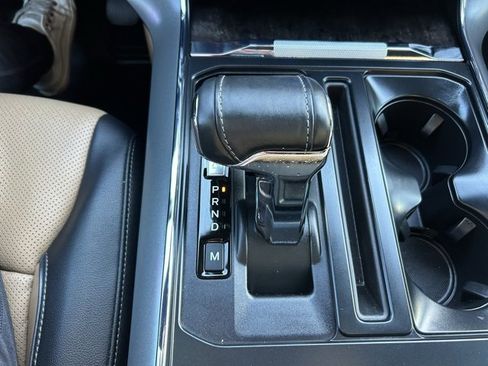 Used 2022 Ford F150 Lariat w/ Trailer Tow Package image 25