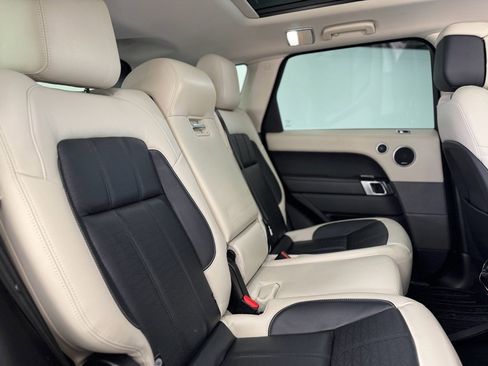 Used 2019 Land Rover Range Rover Sport HSE Dynamic image 37
