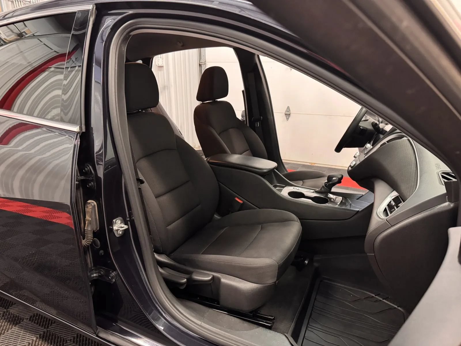 Used 2022 Chevrolet Malibu RS w/ LPO, Floor Liner Package FWD image 44