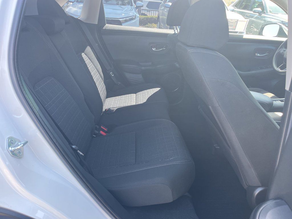 Certified 2024 Honda HR-V LX image 39