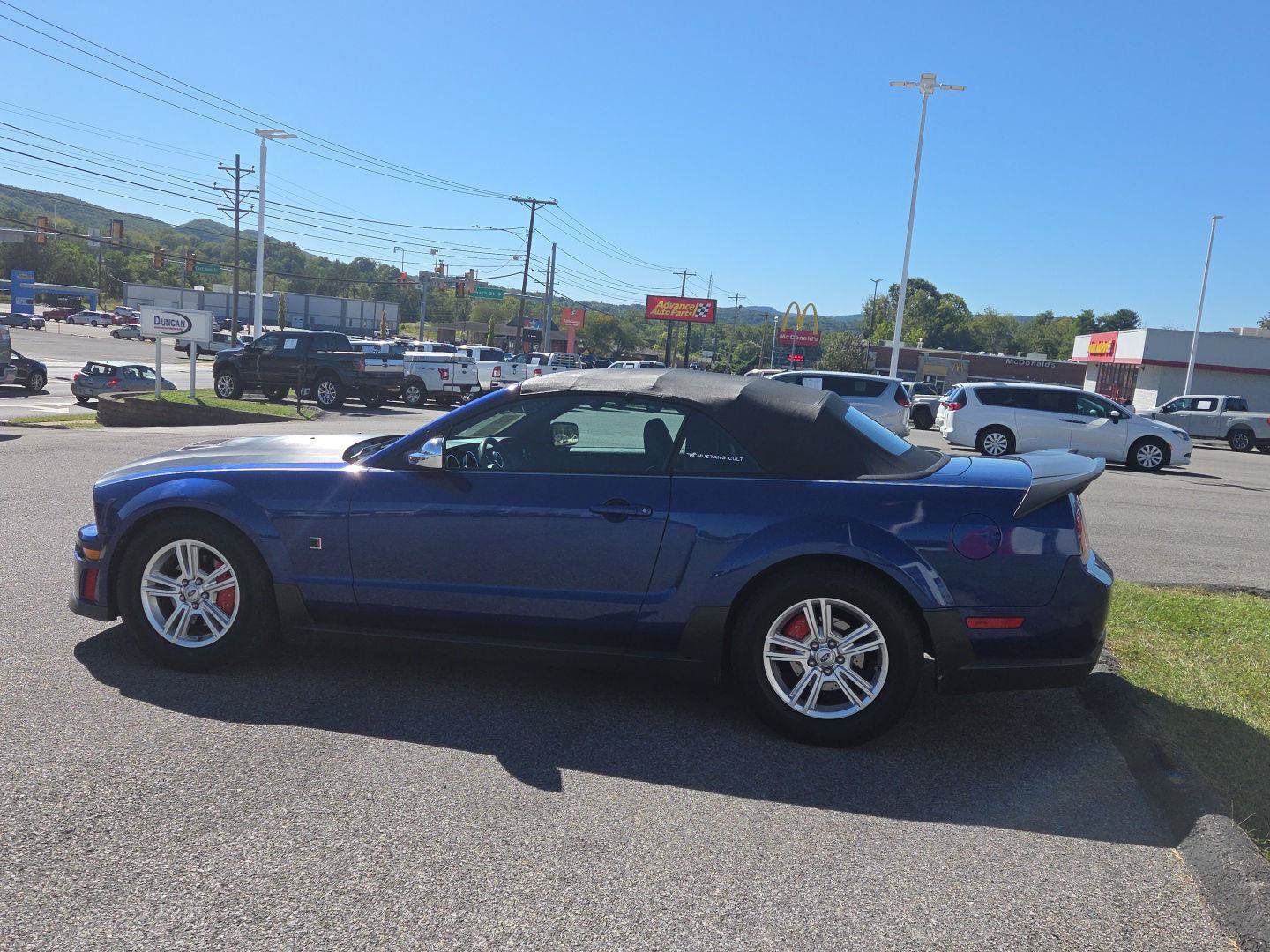 Used 2005 Ford Mustang GT RWD image 7