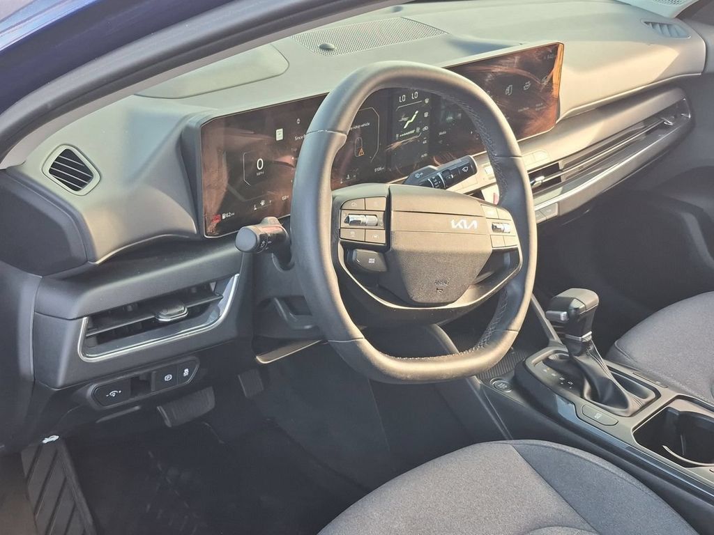 Certified 2025 Kia K4 EX FWD image 10