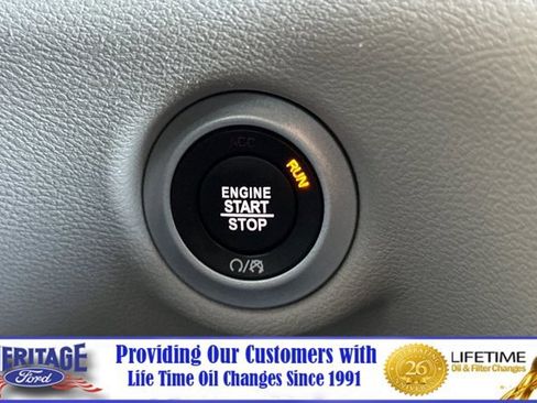 Used 2023 Chrysler Pacifica Touring-L image 23