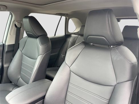 Used 2025 Toyota RAV4 XLE Premium image 12