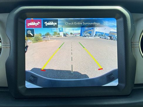 Used 2022 Jeep Gladiator Overland AWD/4WD image 19