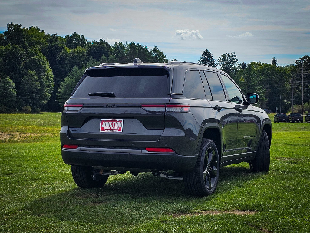 New 2026 Jeep Grand Cherokee Limited AWD/4WD image 3