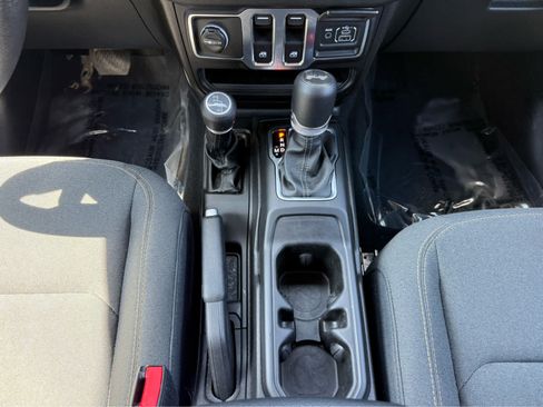 Used 2026 Jeep Wrangler Sport AWD/4WD image 24