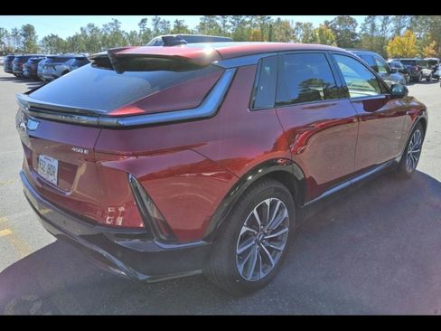 Used 2024 Cadillac Lyriq Sport RWD image 5